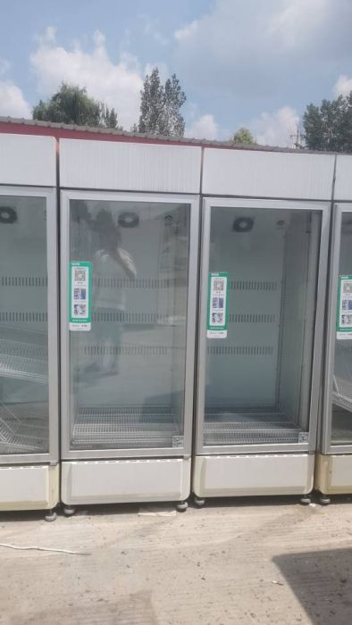 成都二手售货机各类设备回收店铺实拍图9
