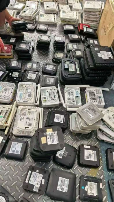 南宁专业回收电脑相机监控硬盘光猫机顶盒路由器店铺实拍图6