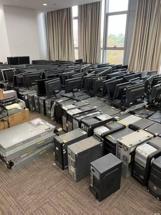 同城上门回收废旧金属电子设备仪器店铺实拍图3